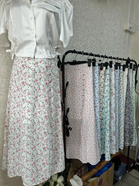 Floral Slit Skirt With Button